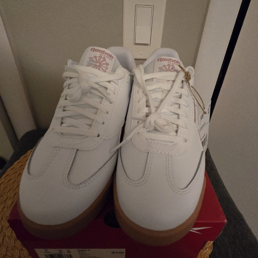 Reebok White and Pink Sneakers - Picture 2 of 5